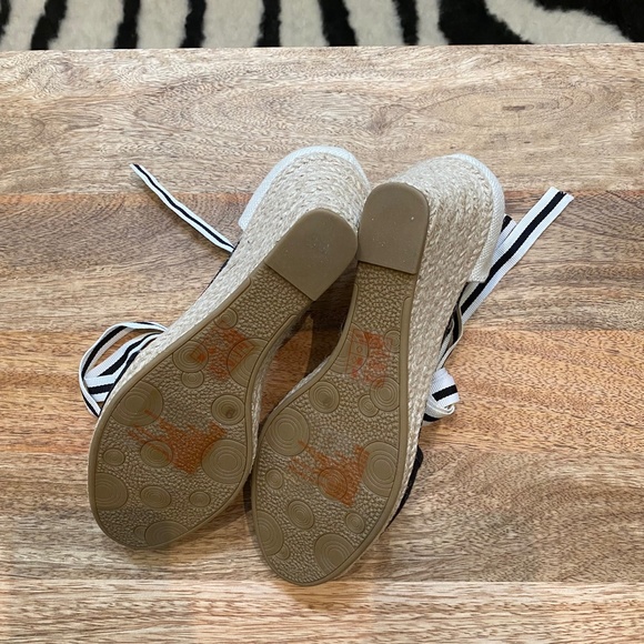 Black & White Espadrilles 9 - Picture 3 of 3